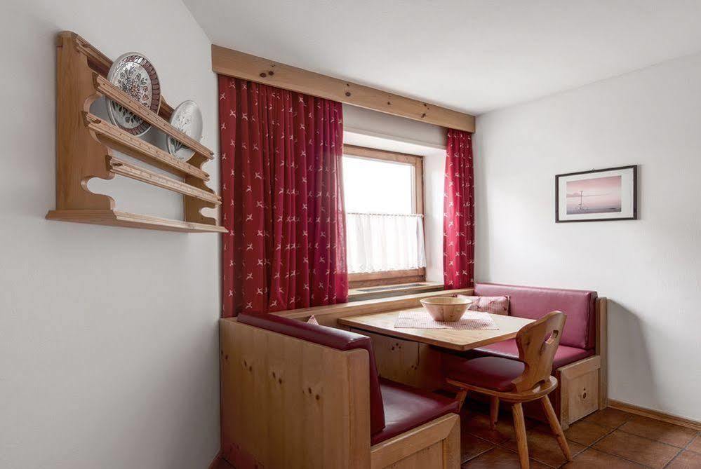 Residence Dolomieu San Cassiano  Extérieur photo